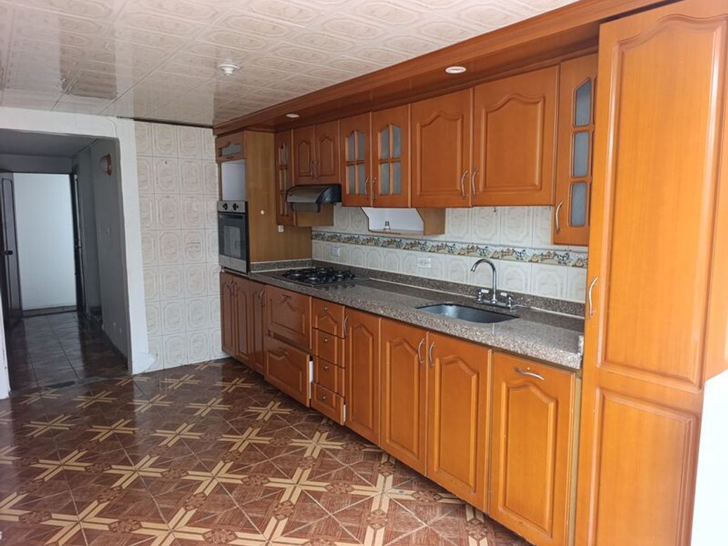 Casa de 3 alcobas en venta en Quinta Paredes, Bogotá, 230 m² · foto 4 de 16