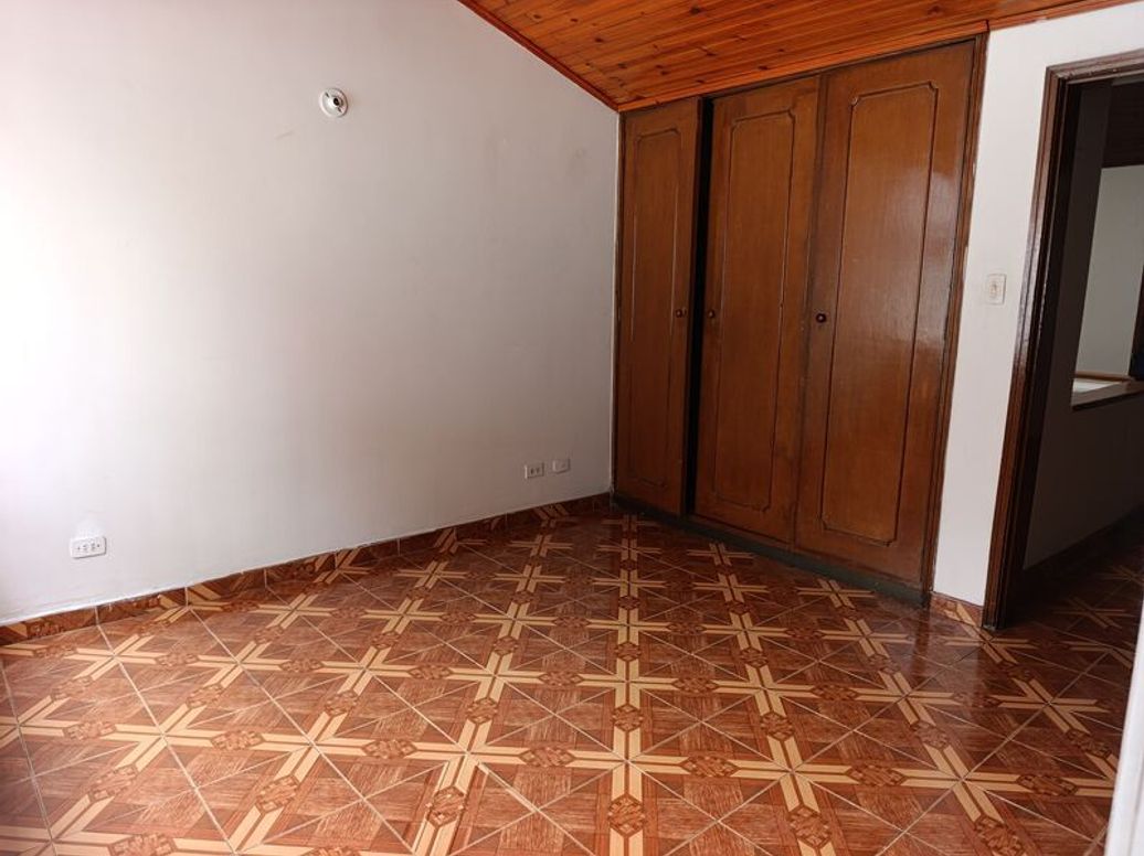 Casa de 3 alcobas en venta en Quinta Paredes, Bogotá, 230 m² · foto 15 de 16