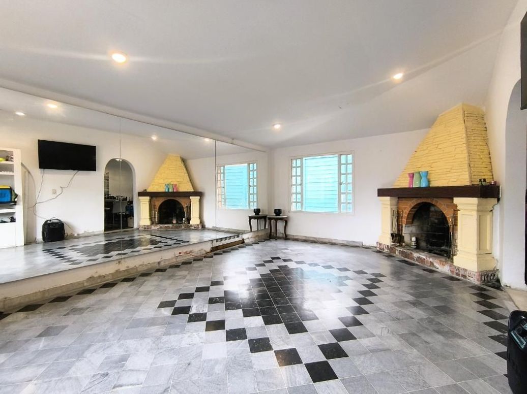 Casa de 5 alcobas en venta en San José De Bavaria, Bogotá, 500 m² · foto 4 de 14
