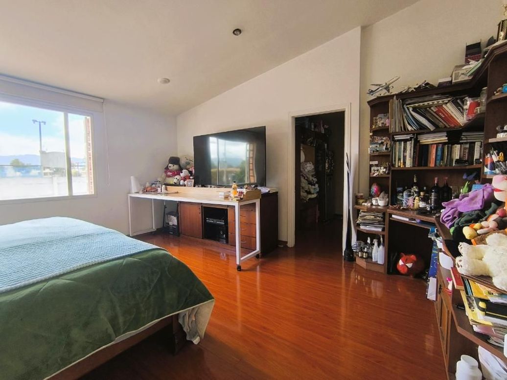 Casa de 5 alcobas en venta en San José De Bavaria, Bogotá, 500 m² · foto 10 de 14