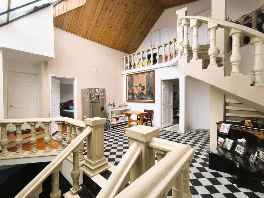 Casa de 5 alcobas en venta en San José De Bavaria, Bogotá, 500 m² · foto 6 de 14