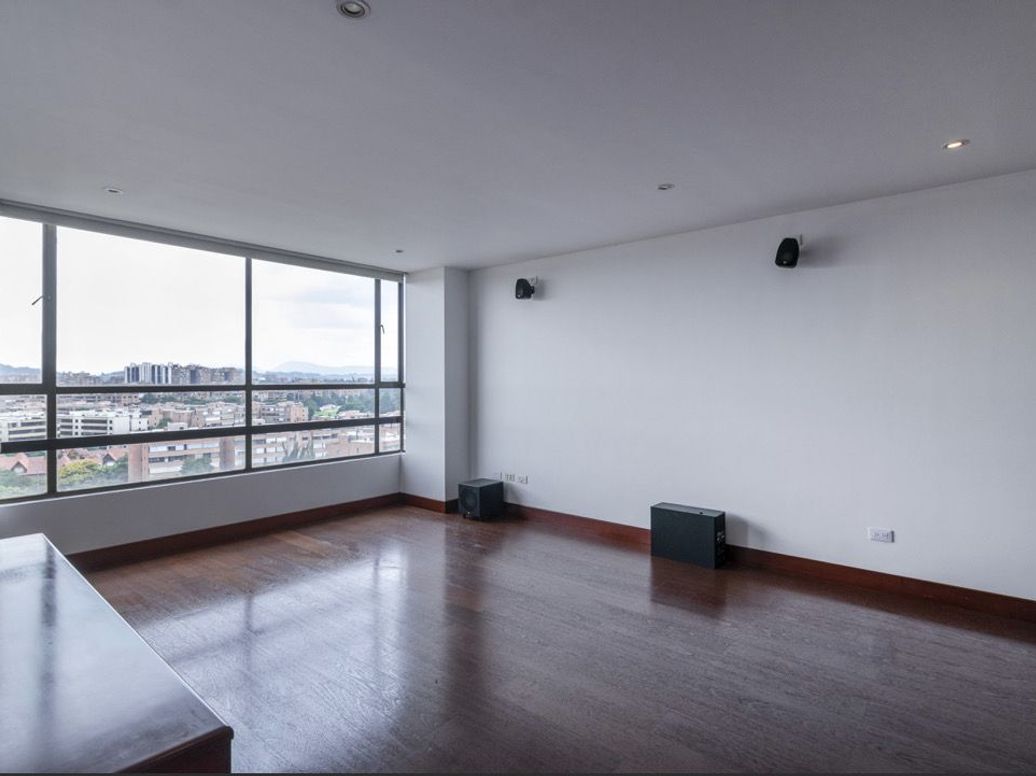 Apartamento de 5 alcobas en venta en Santa Barbara Oriental, Bogotá, 454 m² · foto 13 de 20