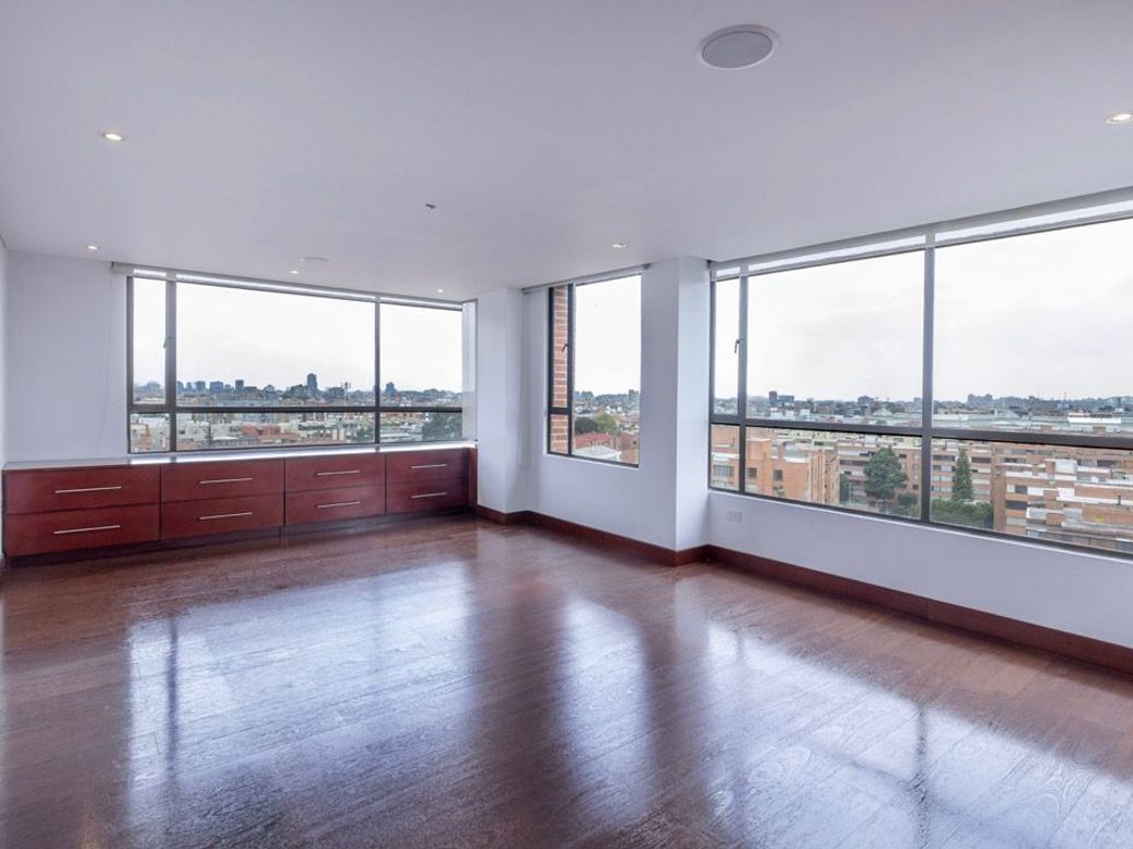 Apartamento de 5 alcobas en venta en Santa Barbara Oriental, Bogotá, 454 m² · foto 5 de 20