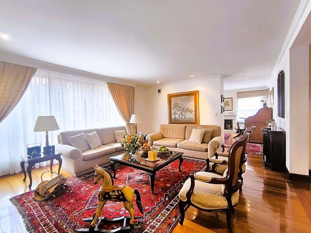 Apartamento de 3 alcobas en venta en Los Rosales, Bogotá, 257 m² · foto 17 de 17
