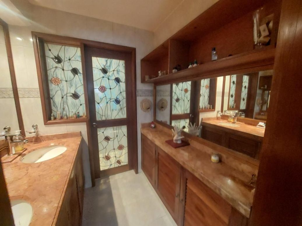 Apartamento de 3 alcobas en venta en Santa Barbara Occidental, Bogotá, 207 m² · foto 12 de 15