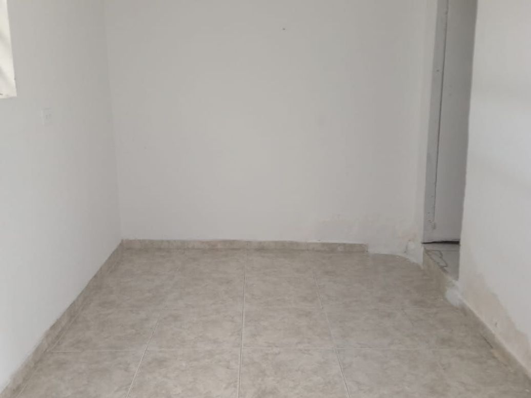 Casa de 6 alcobas en venta en Jiménez De Quesada, Bogotá, 261 m² · foto 3 de 17