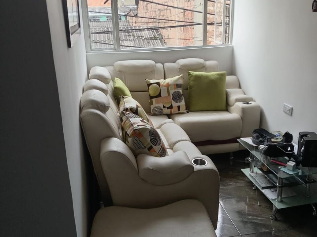 Casa de 6 alcobas en venta en Jiménez De Quesada, Bogotá, 261 m² · foto 5 de 17