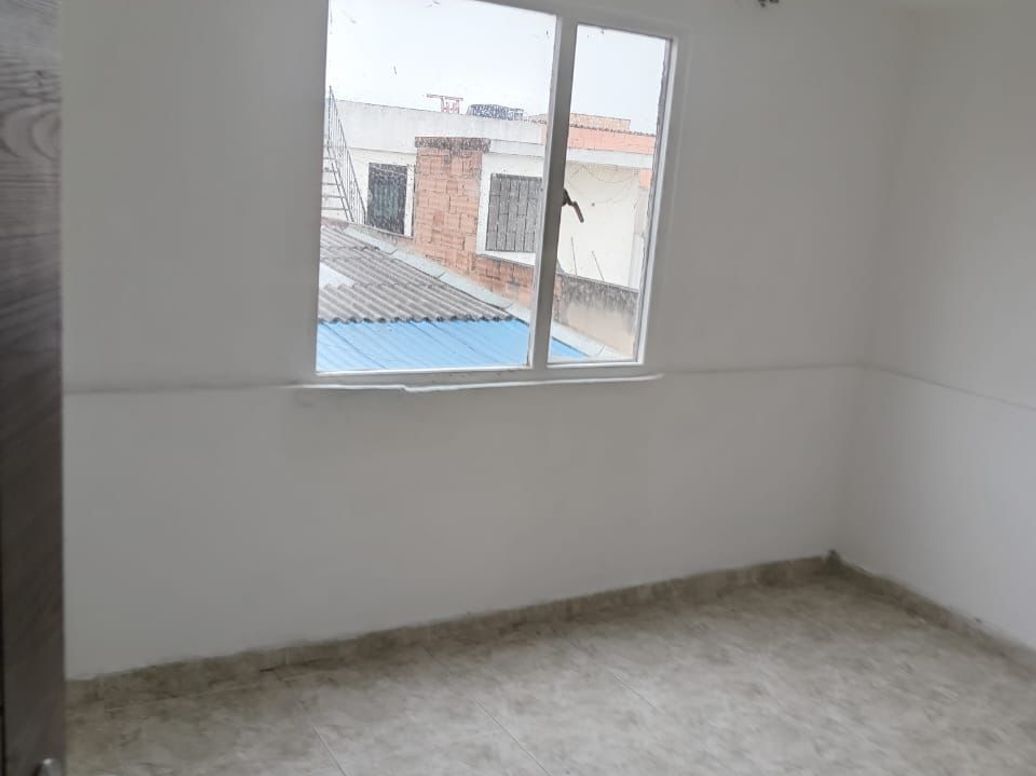 Casa de 6 alcobas en venta en Jiménez De Quesada, Bogotá, 261 m² · foto 2 de 17