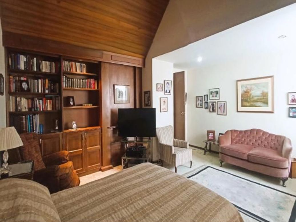 Casa de 4 alcobas en venta en Molinos Norte, Bogotá, 350 m² · foto 9 de 12
