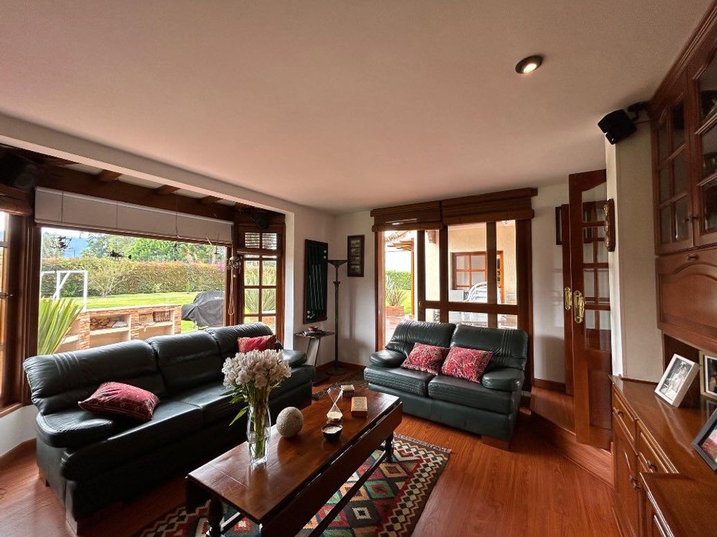 Casa de 5 alcobas en venta en Casa Blanca, Bogotá, 440 m² · foto 6 de 16