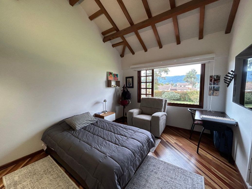 Casa de 5 alcobas en venta en Casa Blanca, Bogotá, 440 m² · foto 11 de 16