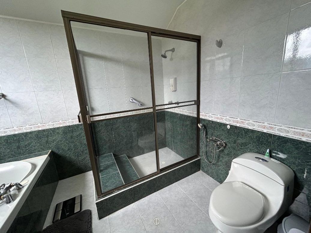 Casa de 5 alcobas en venta en Casa Blanca, Bogotá, 440 m² · foto 14 de 16