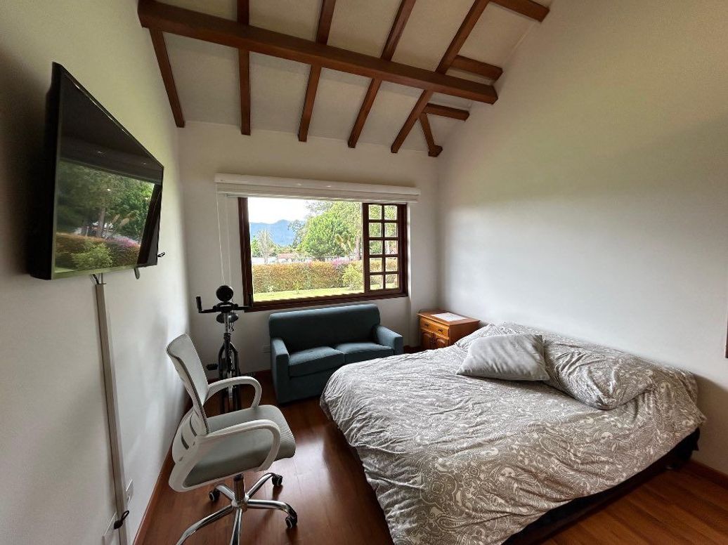 Casa de 5 alcobas en venta en Casa Blanca, Bogotá, 440 m² · foto 10 de 16