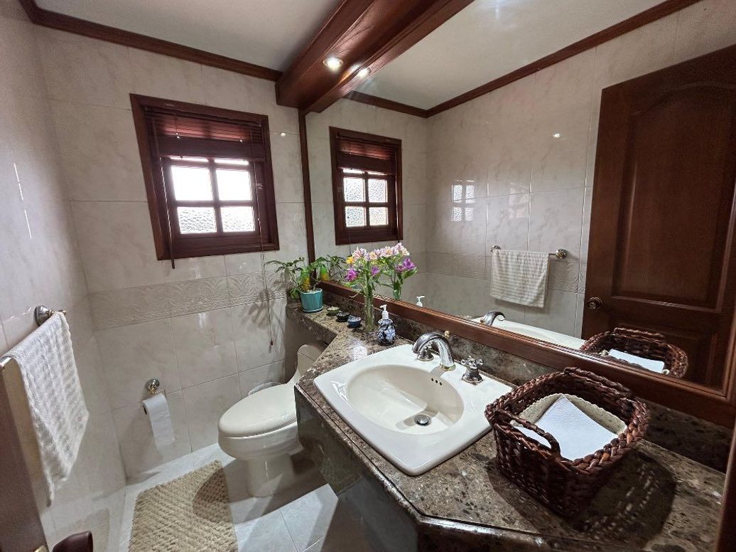 Casa de 5 alcobas en venta en Casa Blanca, Bogotá, 440 m² · foto 3 de 16