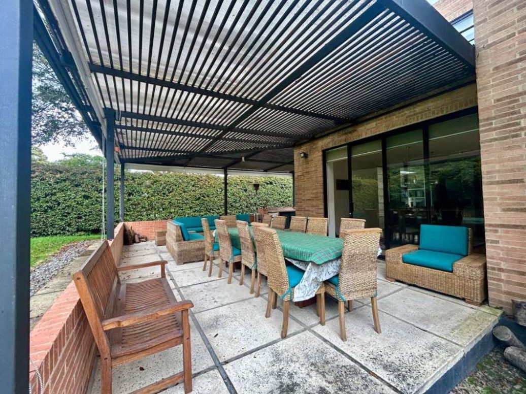 Casa de 4 alcobas en venta en Casa Blanca, Bogotá, 333 m² · foto 4 de 20