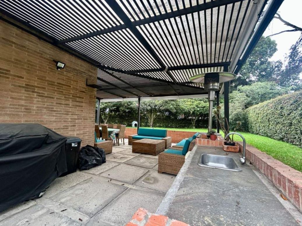 Casa de 4 alcobas en venta en Casa Blanca, Bogotá, 333 m² · foto 6 de 20