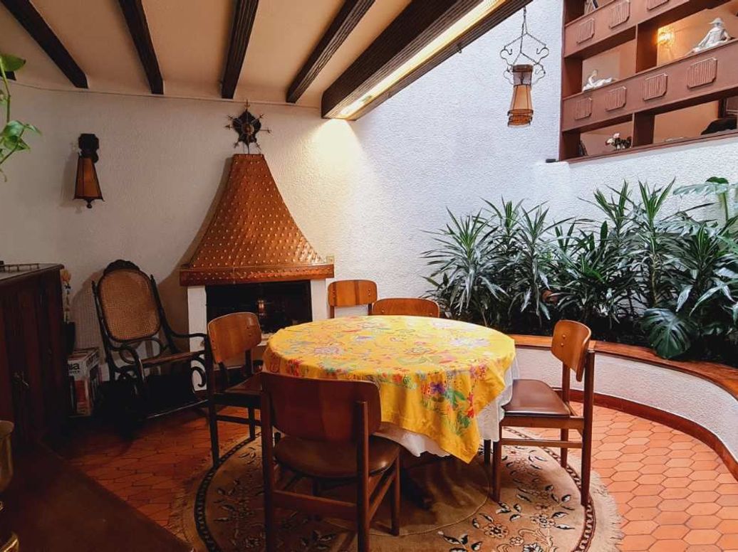 Casa de 3 alcobas en venta en Santa Barbara Central, Bogotá, 266 m² · foto 2 de 19