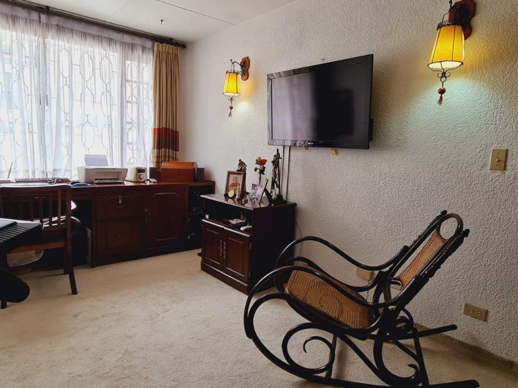 Casa de 3 alcobas en venta en Santa Barbara Central, Bogotá, 266 m² · foto 13 de 19