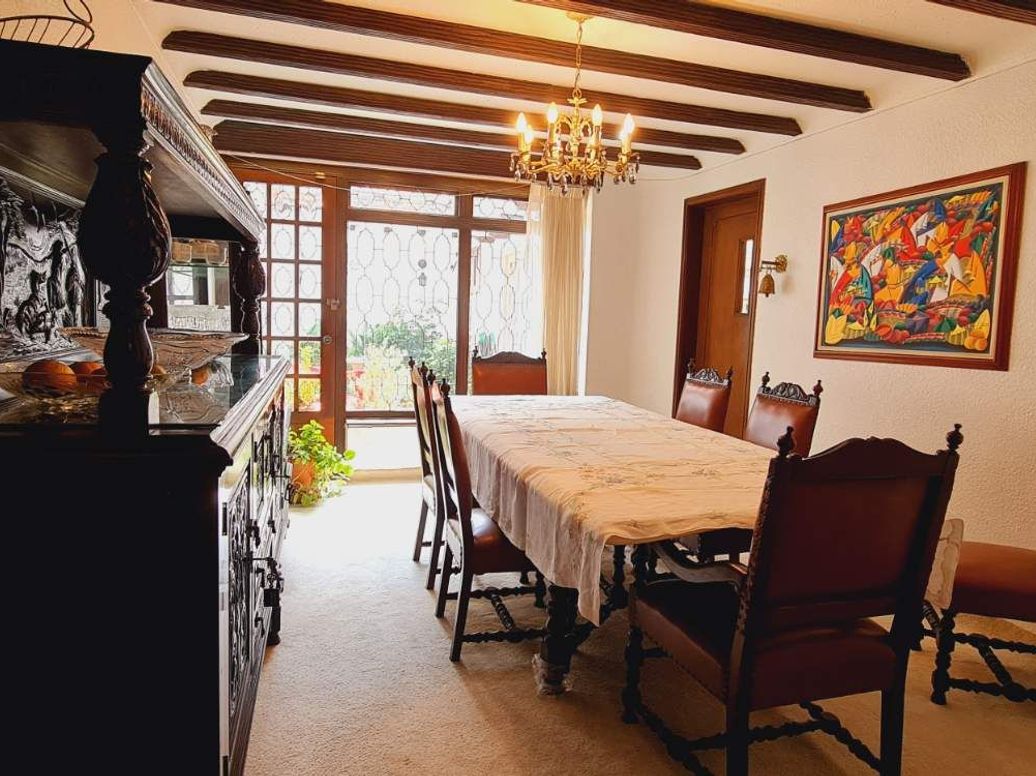 Casa de 3 alcobas en venta en Santa Barbara Central, Bogotá, 266 m² · foto 4 de 19