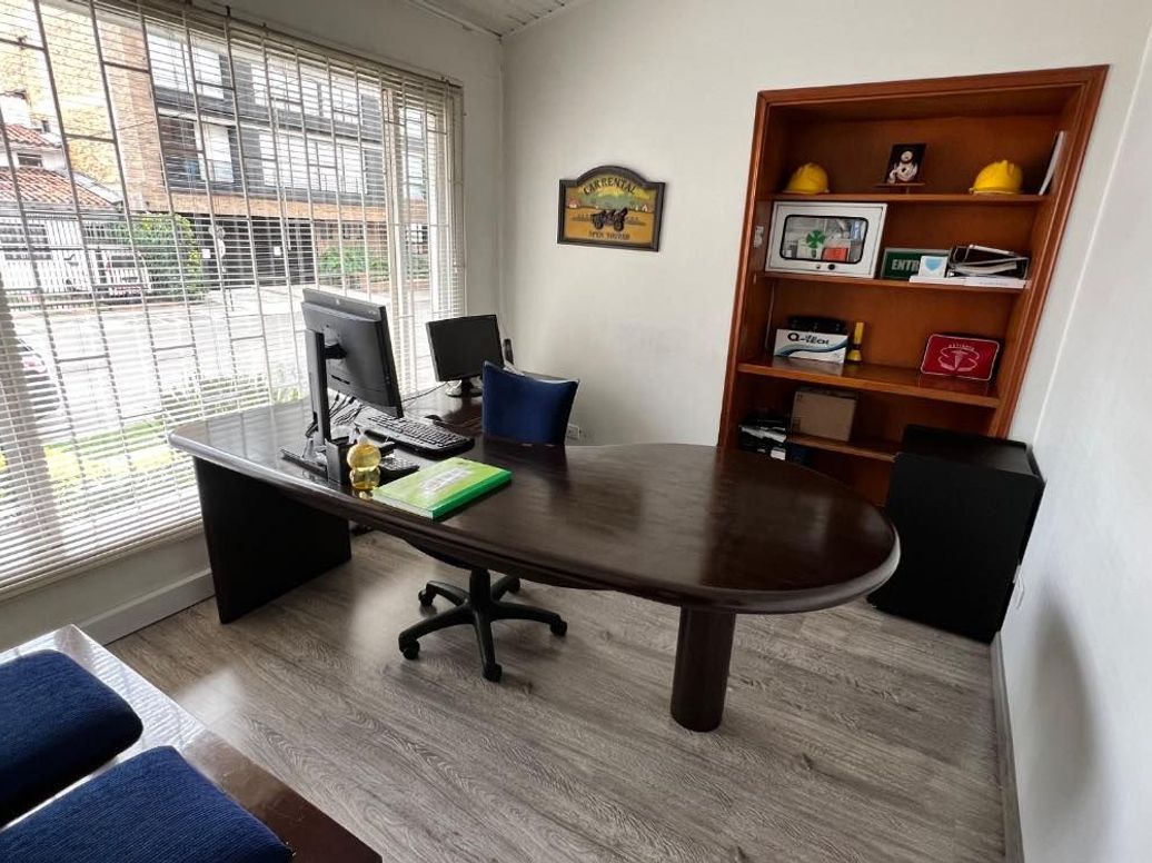 Casa de 4 alcobas en venta en Santa Barbara Central, Bogotá, 410 m² · foto 8 de 20