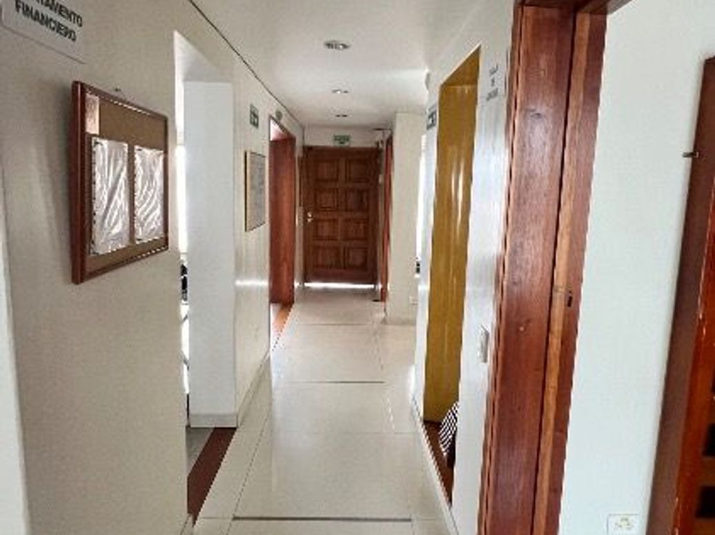 Casa de 4 alcobas en venta en Santa Barbara Central, Bogotá, 410 m² · foto 2 de 20