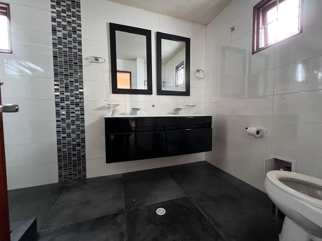 Casa de 3 alcobas en venta en Suba, Bogotá, 246 m² · foto 8 de 20