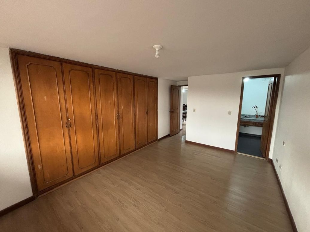 Apartamento de 3 alcobas en venta en Rincon Del Chicó, Bogotá, 125 m² · foto 4 de 13