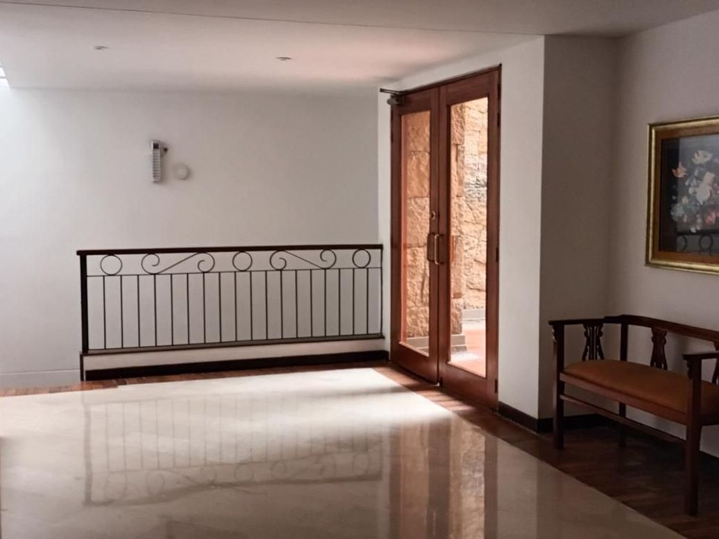 Apartamento de 3 alcobas en venta en Los Rosales, Bogotá, 168 m² · foto 20 de 20