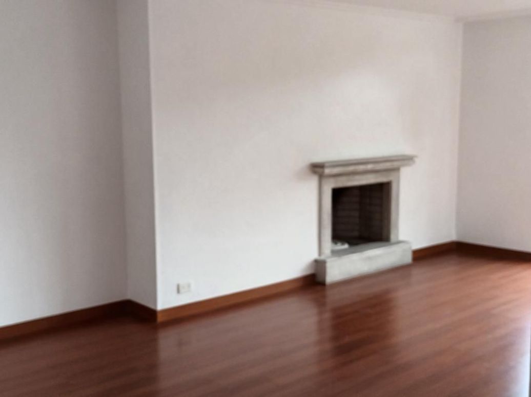 Apartamento de 3 alcobas en venta en Los Rosales, Bogotá, 168 m² · foto 4 de 20