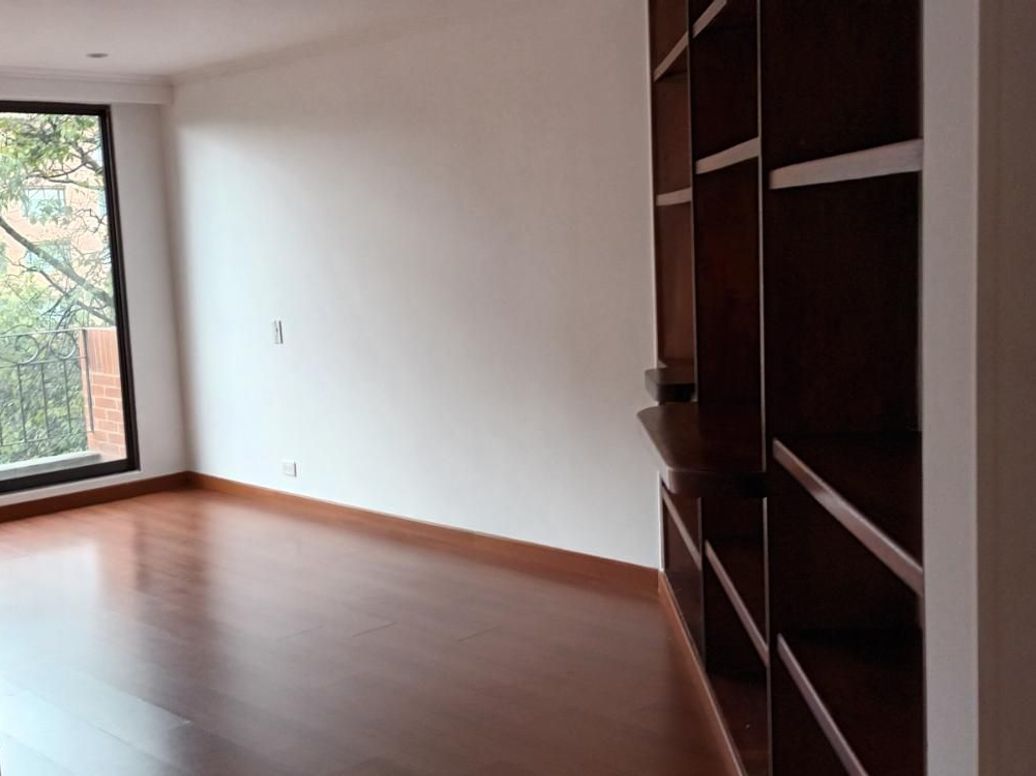 Apartamento de 3 alcobas en venta en Los Rosales, Bogotá, 168 m² · foto 14 de 20