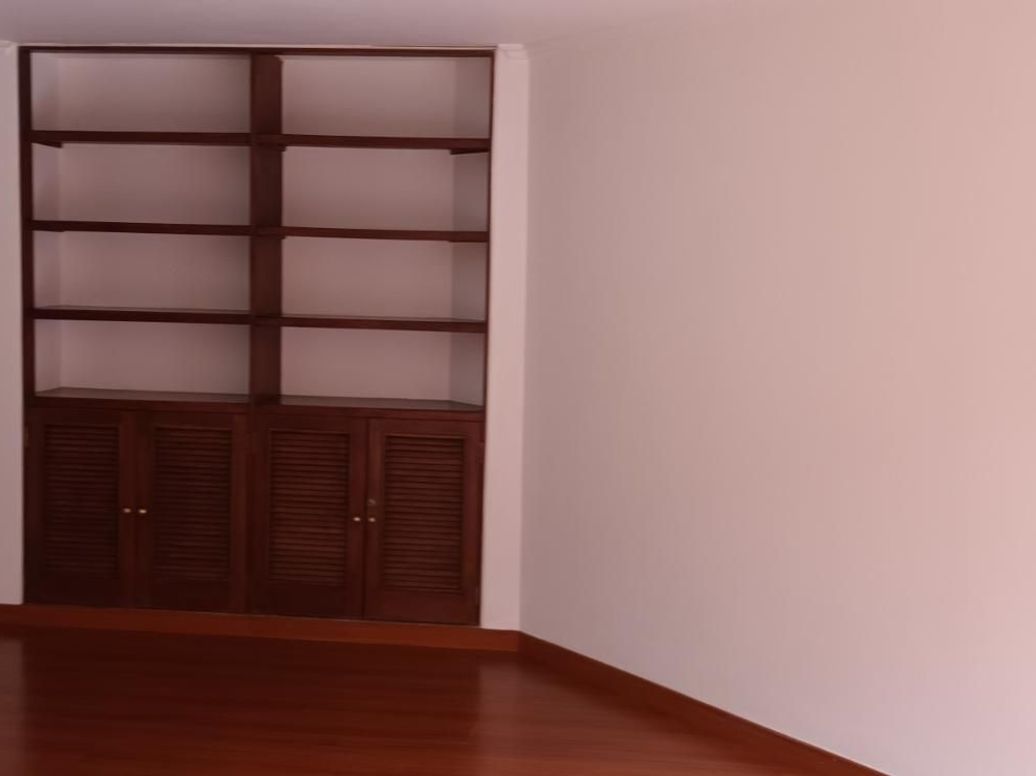 Apartamento de 3 alcobas en venta en Los Rosales, Bogotá, 168 m² · foto 10 de 20