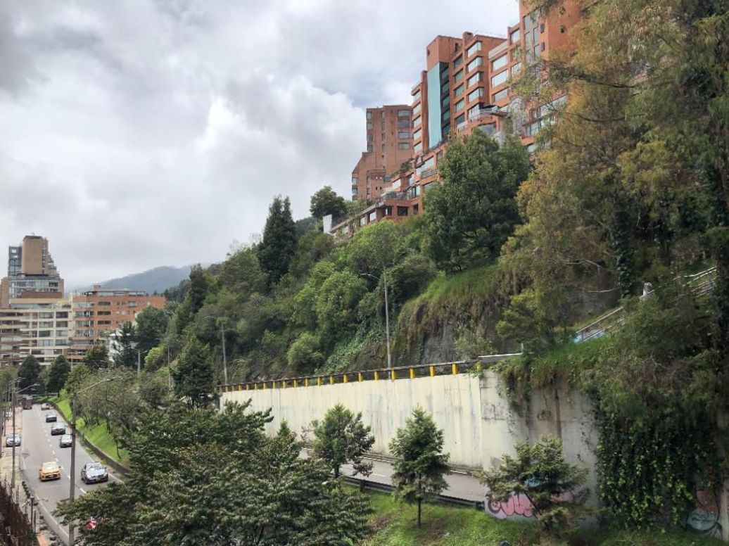 Apartamento de 3 alcobas en venta en El Refugio, Bogotá, 130 m² · foto 15 de 20