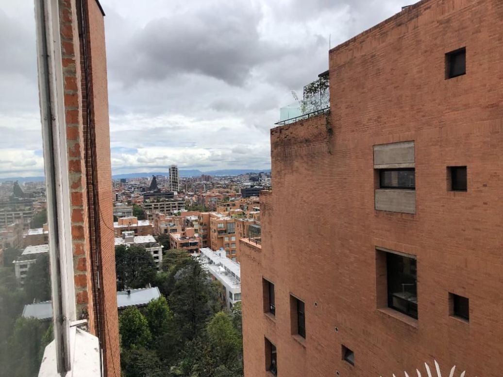 Apartamento de 3 alcobas en venta en El Refugio, Bogotá, 130 m² · foto 10 de 20