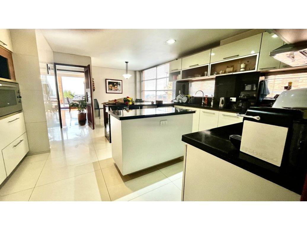 Apartamento de 4 alcobas en venta en Bellavista, Bogotá, 359 m² · foto 7 de 20
