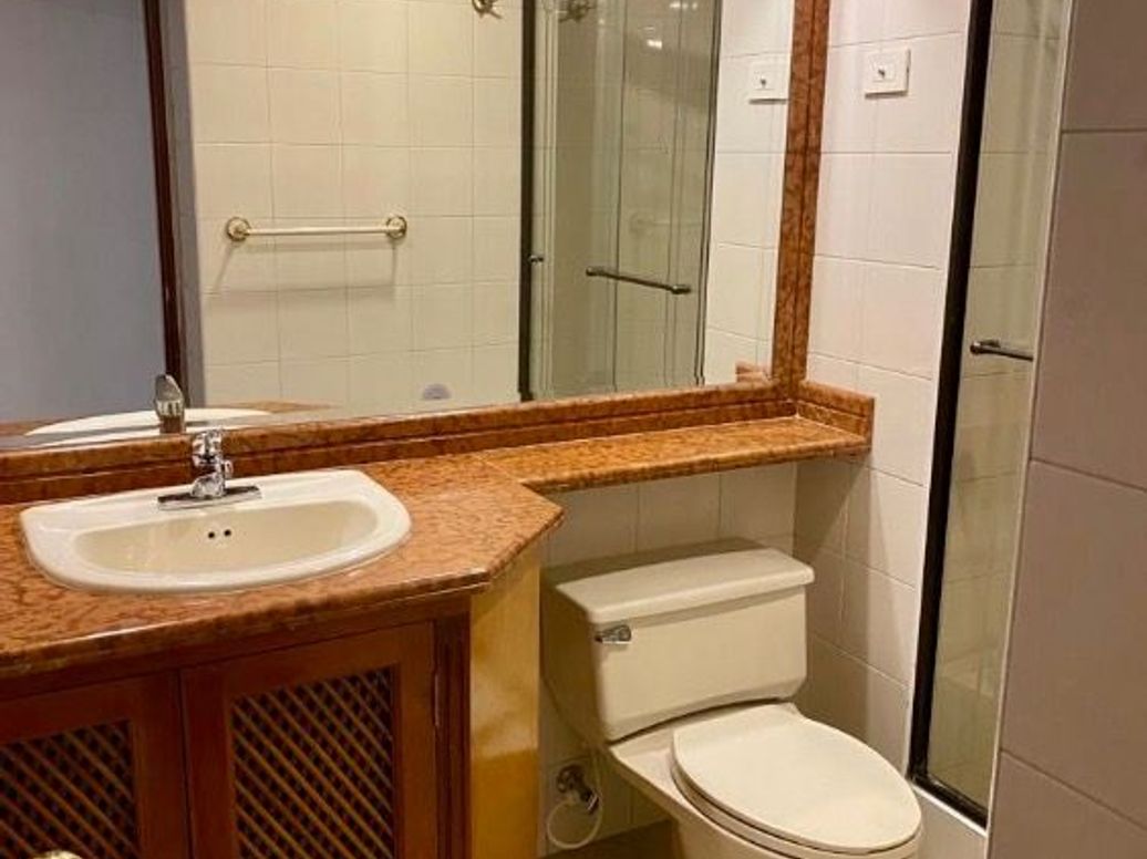 Apartamento de 3 alcobas en venta en Santa Barbara Central, Bogotá, 240 m² · foto 8 de 20
