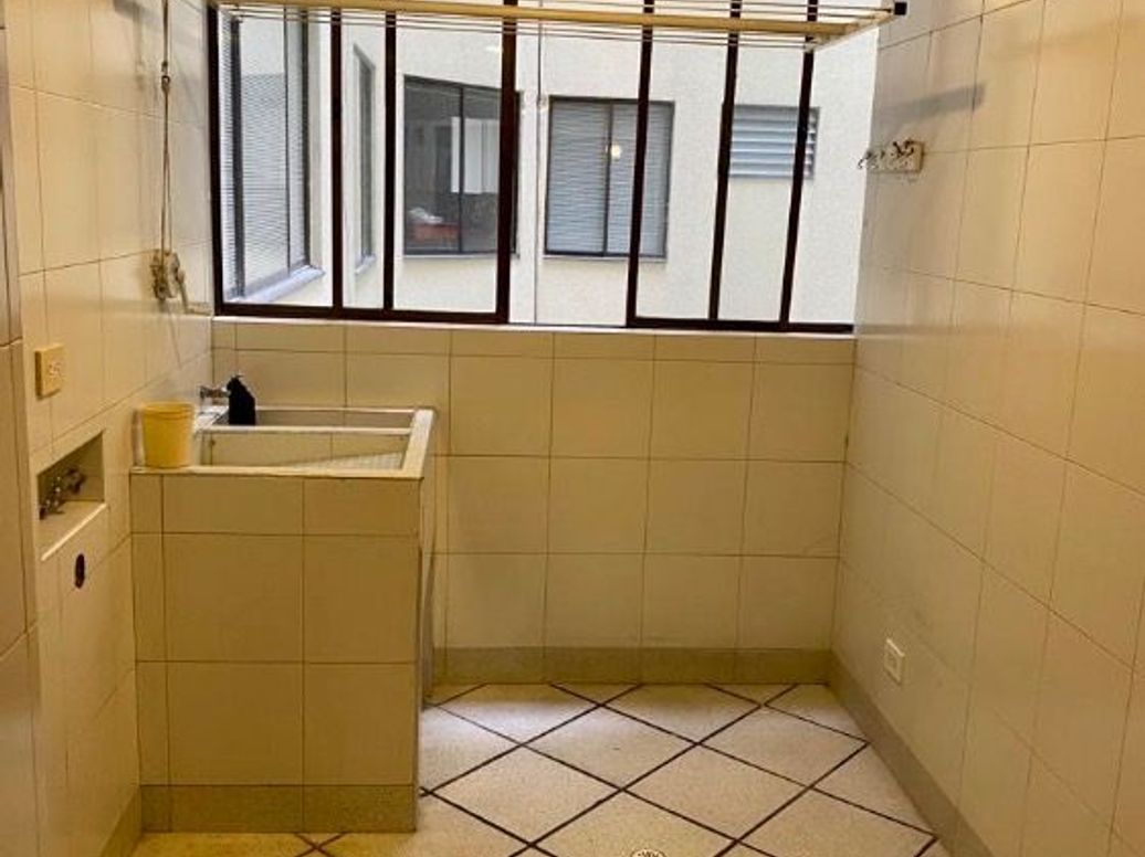 Apartamento de 3 alcobas en venta en Santa Barbara Central, Bogotá, 240 m² · foto 6 de 20