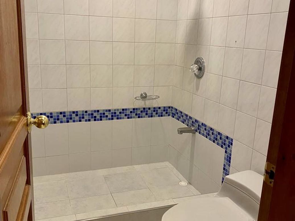 Apartamento de 3 alcobas en venta en Santa Barbara Central, Bogotá, 240 m² · foto 15 de 20