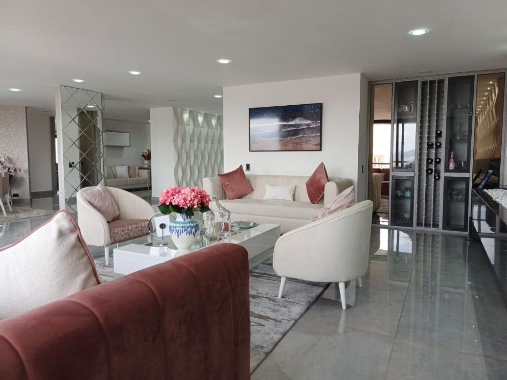Apartamento de 5 alcobas en venta en Prados De La Calleja, Bogotá, 245 m² · foto 4 de 16
