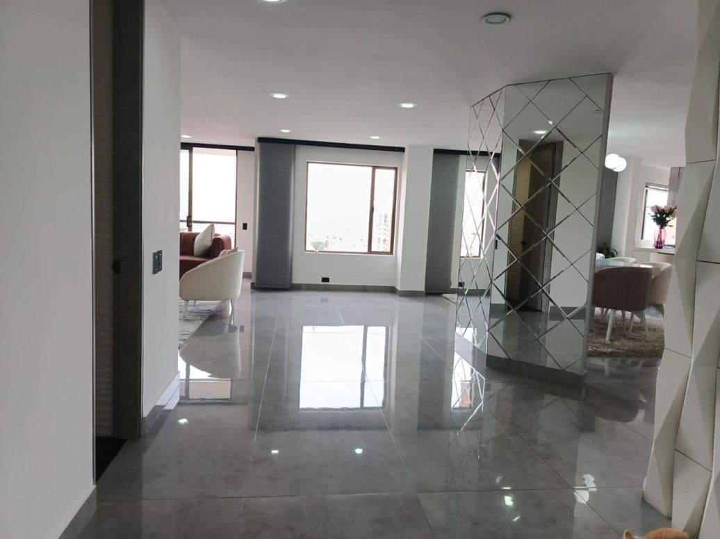Apartamento de 5 alcobas en venta en Prados De La Calleja, Bogotá, 245 m² · foto 8 de 16