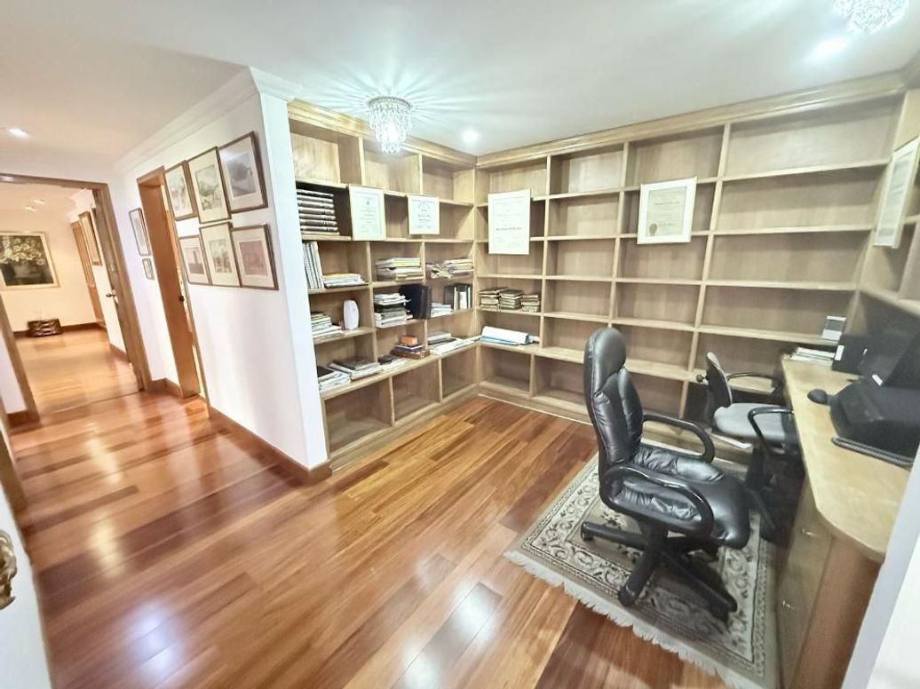 Apartamento de 3 alcobas en venta en Santa Bibiana, Bogotá, 220 m² · foto 13 de 20