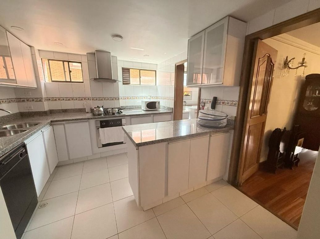 Apartamento de 3 alcobas en venta en Santa Bibiana, Bogotá, 220 m² · foto 10 de 20