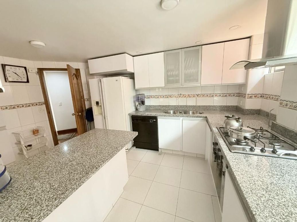 Apartamento de 3 alcobas en venta en Santa Bibiana, Bogotá, 220 m² · foto 11 de 20