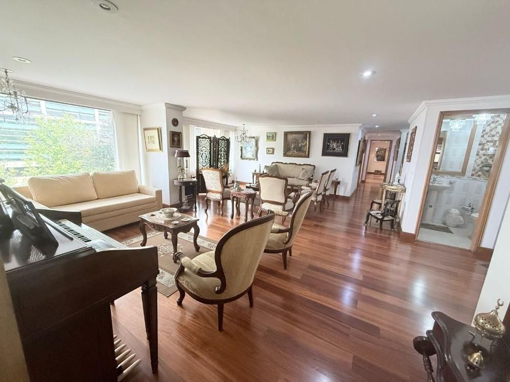Apartamento de 3 alcobas en venta en Santa Bibiana, Bogotá, 220 m² · foto 3 de 20