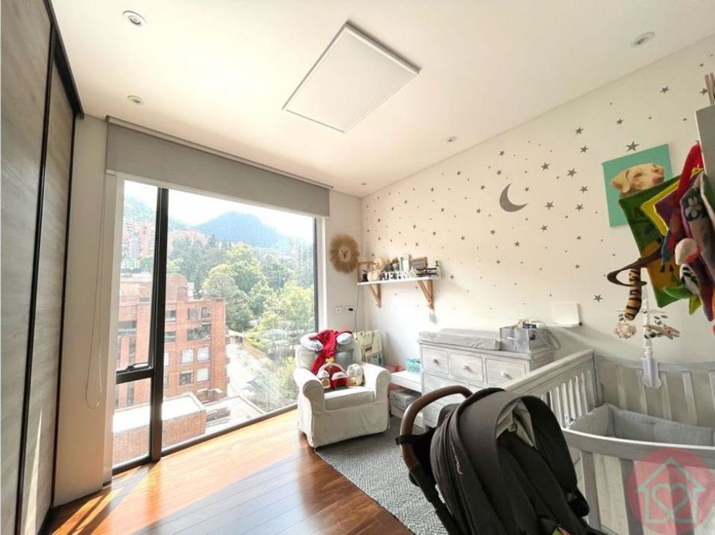 Apartamento de 3 alcobas en venta en Los Rosales, Bogotá, 185 m² · foto 12 de 19