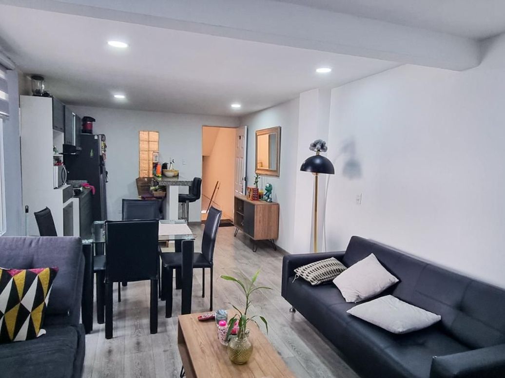 Casa de 6 alcobas en venta en Simón Bolívar, Bogotá, 365 m² · foto 13 de 14