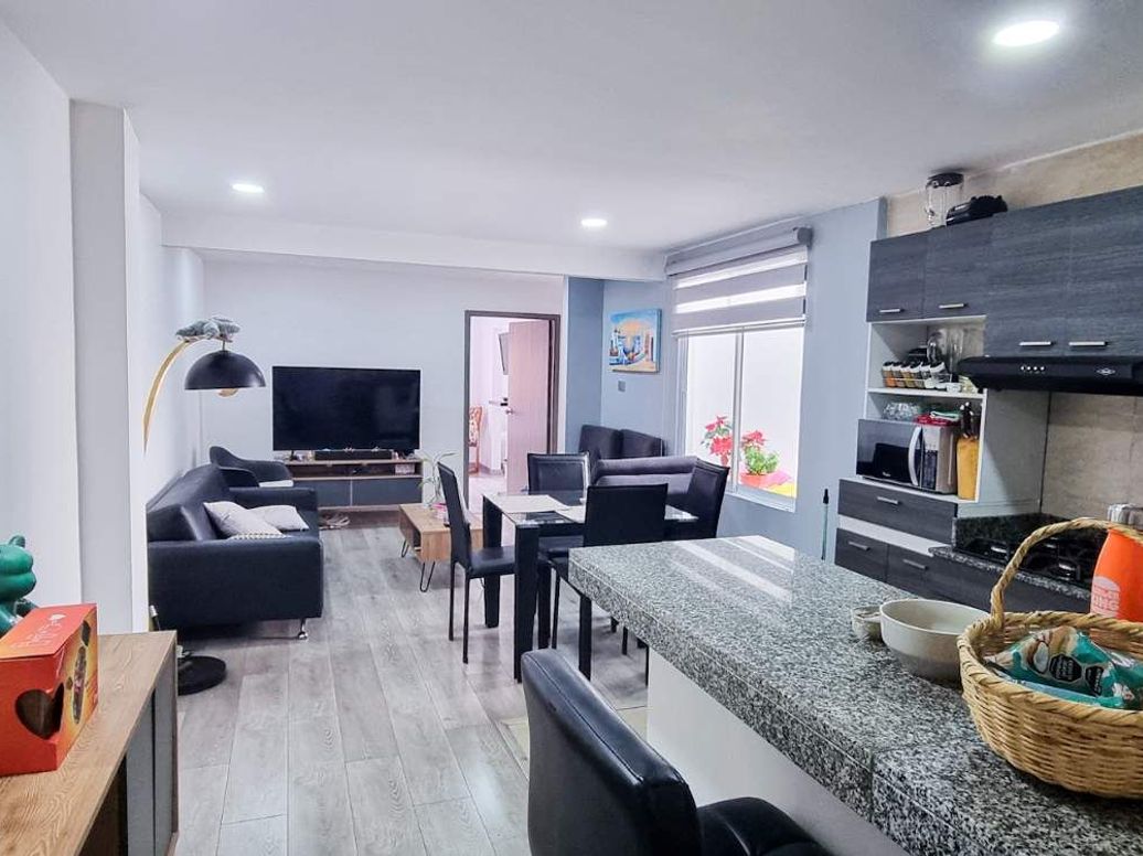 Casa de 6 alcobas en venta en Simón Bolívar, Bogotá, 365 m² · foto 2 de 14