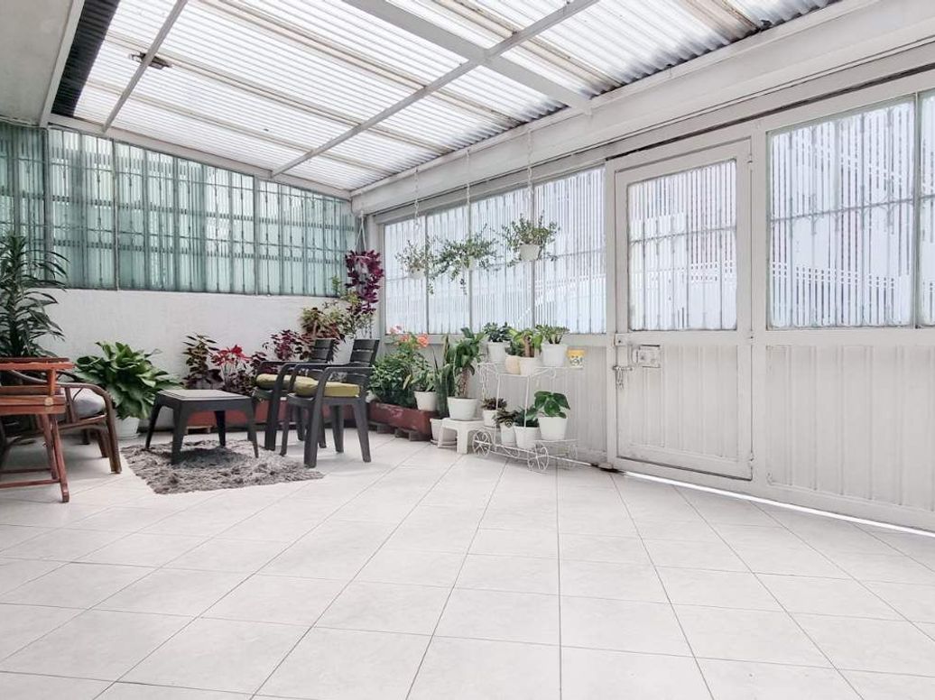 Casa de 6 alcobas en venta en Bellavista Occidental, Bogotá, 200 m² · foto 2 de 18