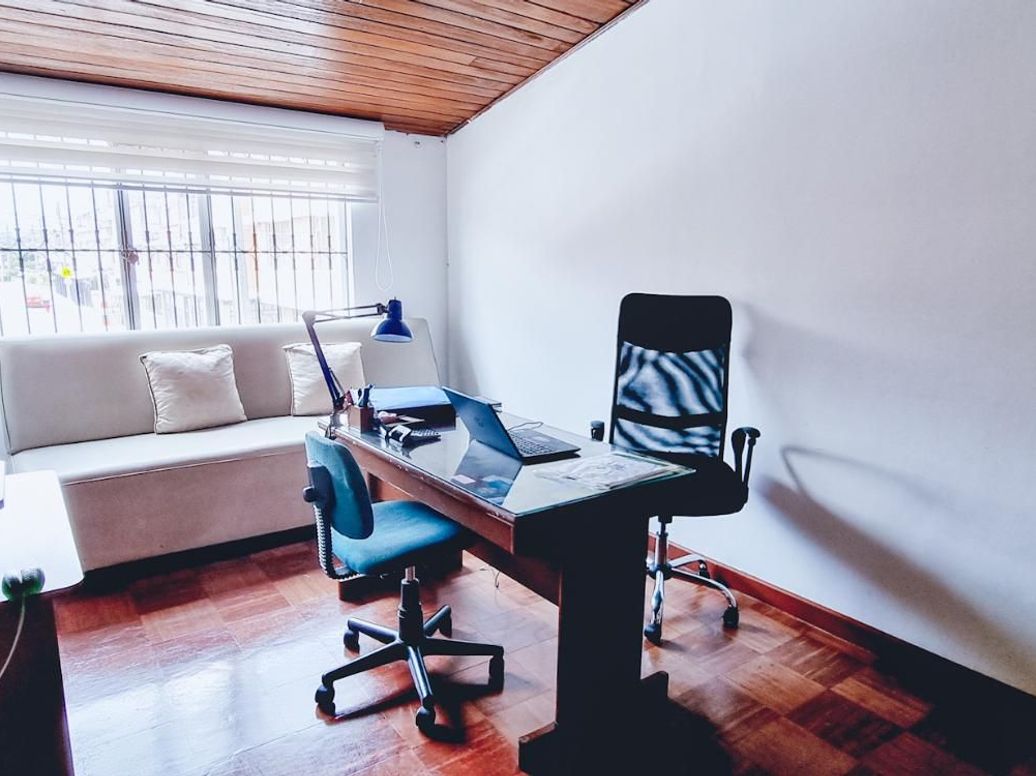 Casa de 6 alcobas en venta en Bellavista Occidental, Bogotá, 200 m² · foto 14 de 18