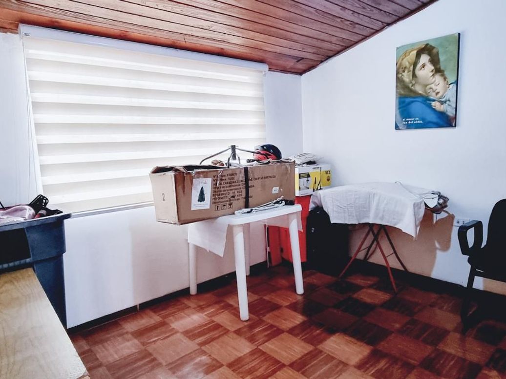 Casa de 6 alcobas en venta en Bellavista Occidental, Bogotá, 200 m² · foto 12 de 18