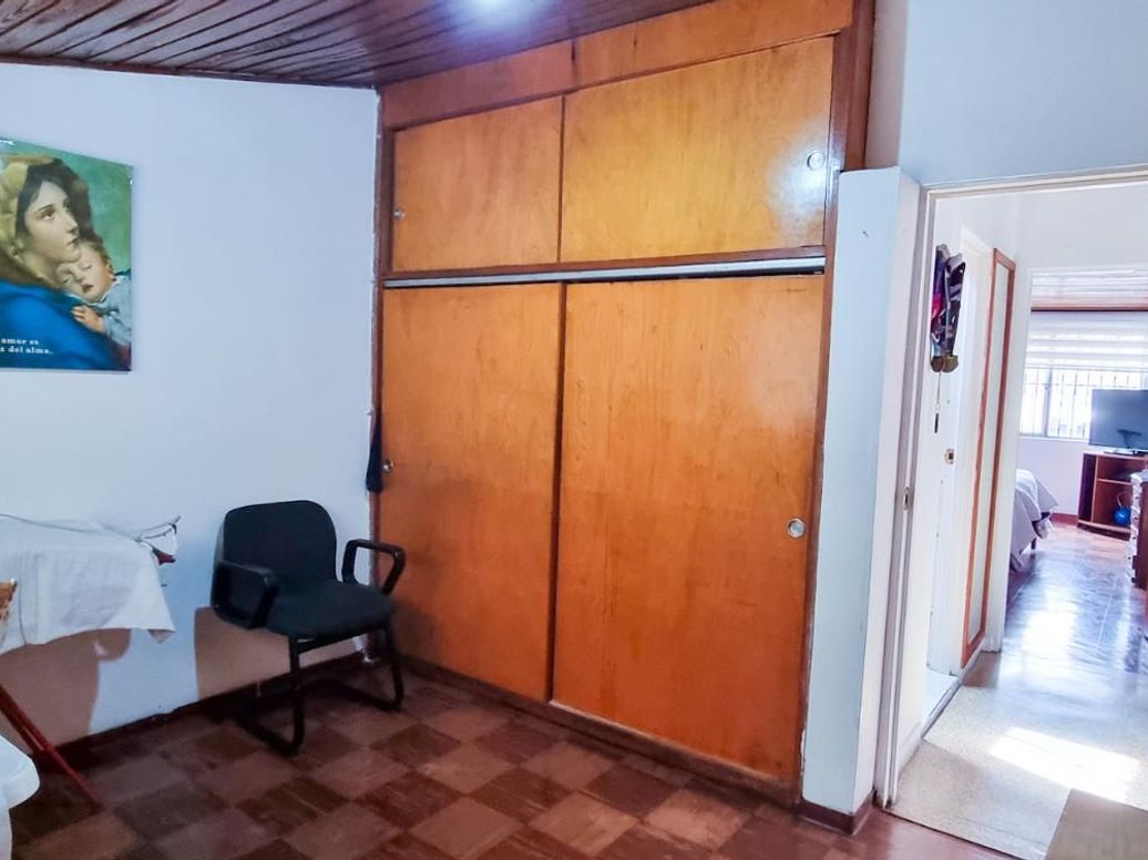 Casa de 6 alcobas en venta en Bellavista Occidental, Bogotá, 200 m² · foto 13 de 18